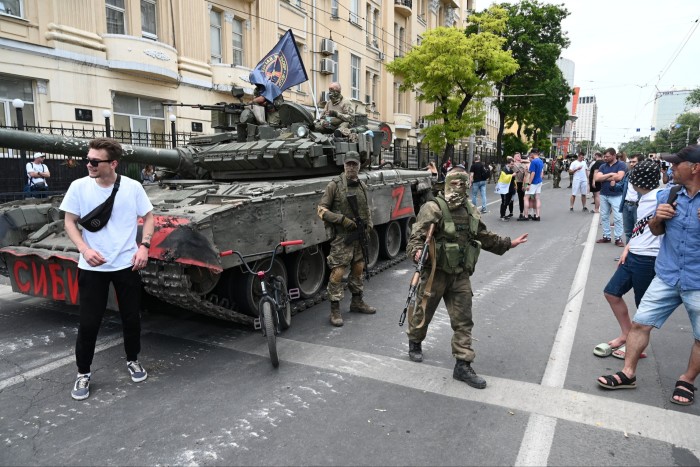 Rostov locals greet Wagner fighters on the street